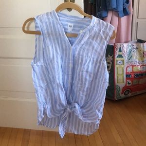 Gap sleeveless top